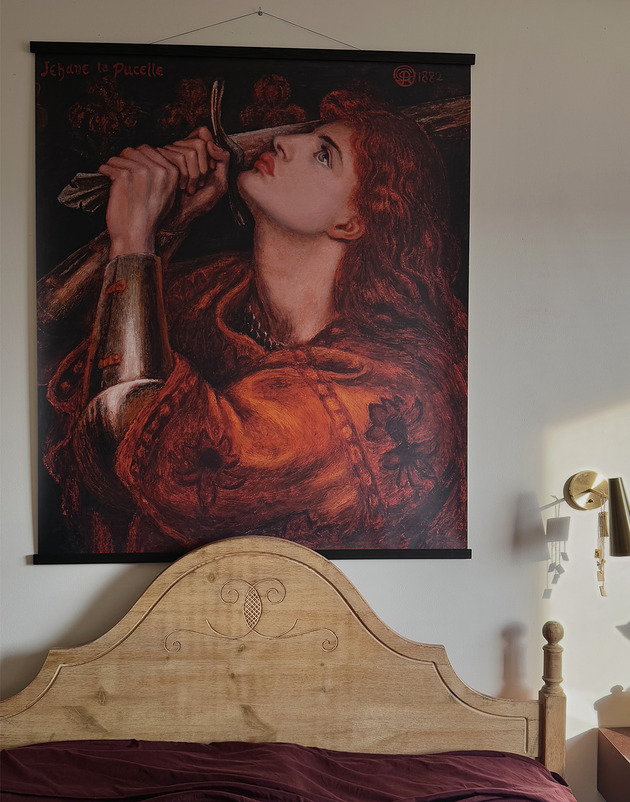 grafiki i ilustracje Duży obraz na płótnie - Joanna d' Arc całująca miecz wyzwolenia