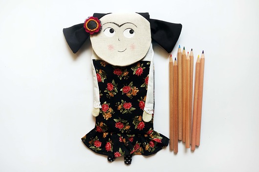 Mała Frida - Kredkownik bobołki