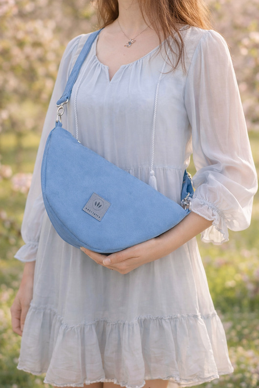 saszetka nerka Banana zamszowa torebko nerka Błękitna