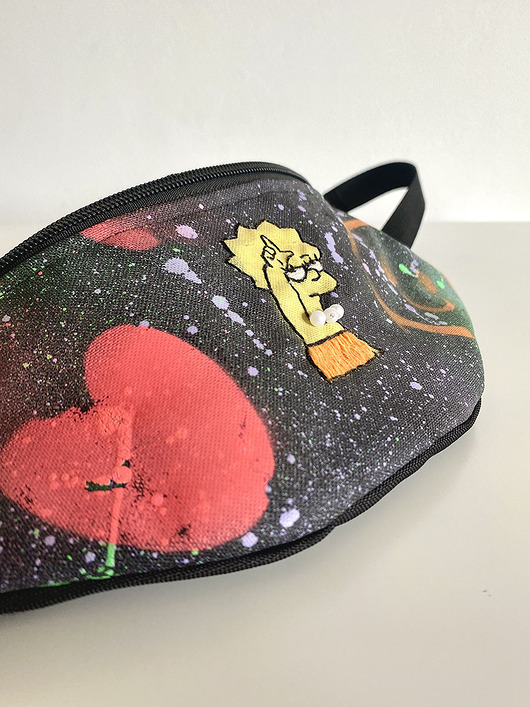 saszetka nerka Ręcznie malowana i haftowana nerka LISA SIMPSON