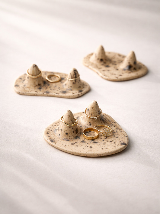 pojemniki na biżuterię Ring holder / ceramiczna podstawka na pierścionki