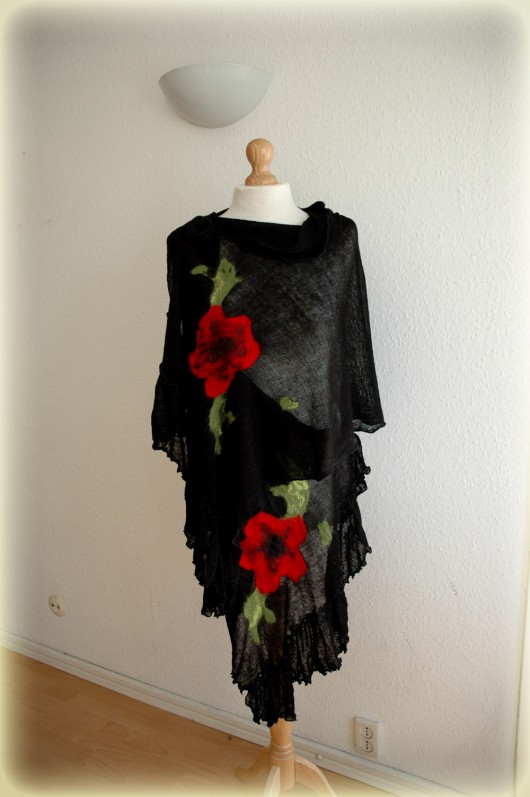 Black shawl malowane lnem