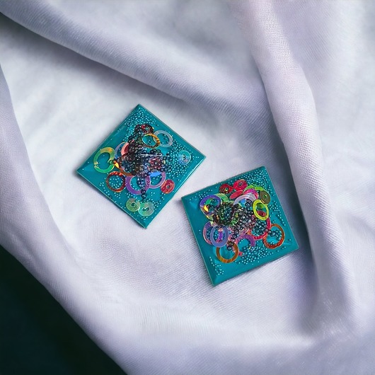 klipsy UNIKATOWE klipsy - piramidki - PARTY TIME