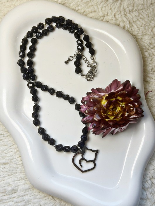 korale Naszyjnik Koci Blask z nocą Kairu