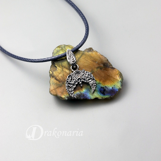 wisiory Lunula w kwiatach - mini wisiorek