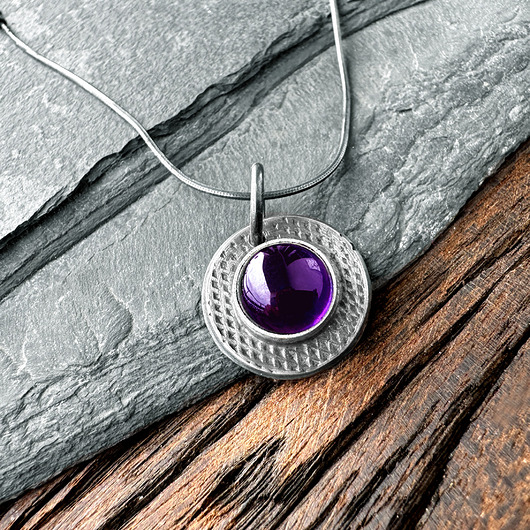 wisiory Srebrny wisiorek industrialny z kamieniem naturalnym, ametyst