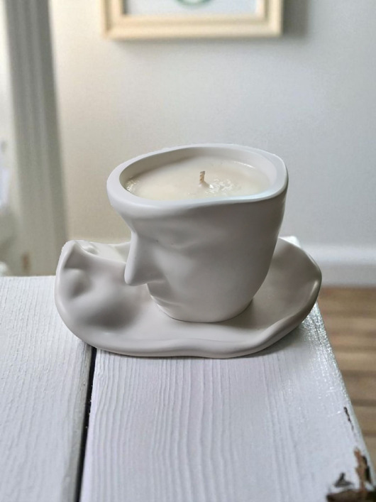 świeczniki i świece Świeca sojowa w naczyniu gipsowym SIMPLE WHITE, inspirowana La vie est belle