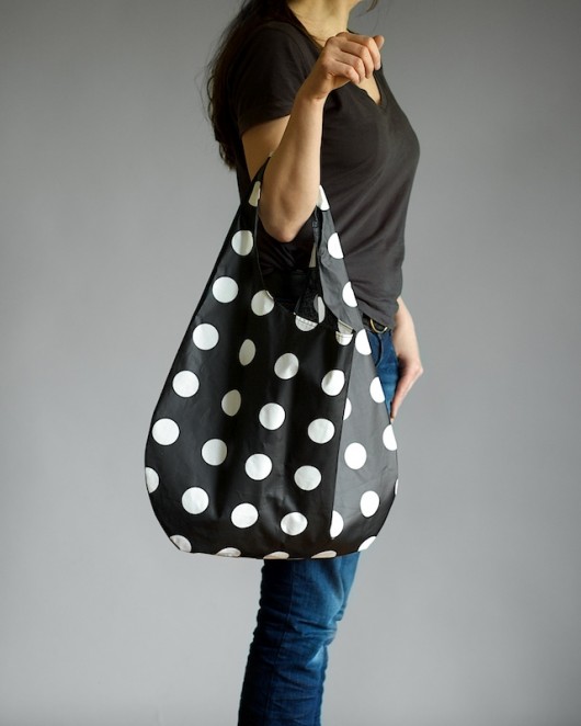 URB bag czarny w kropy patkas