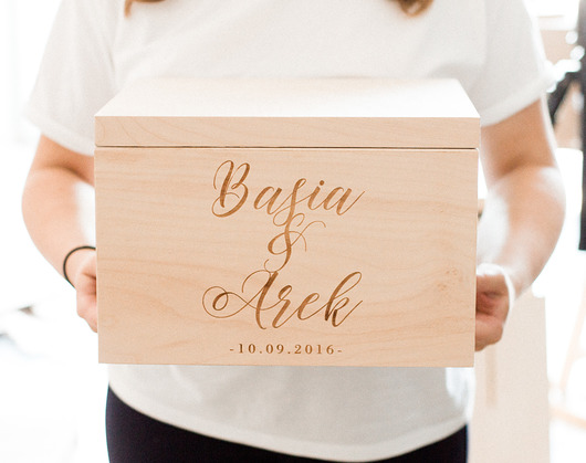 Ślub - inne Skrzynka z grawerem na ślubne telegramy
