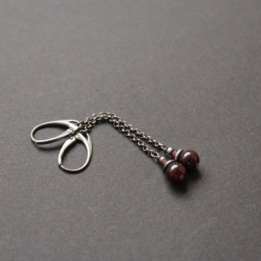 kolczyki z kamieniami Kolczyki Granaty w oksydzie na długo