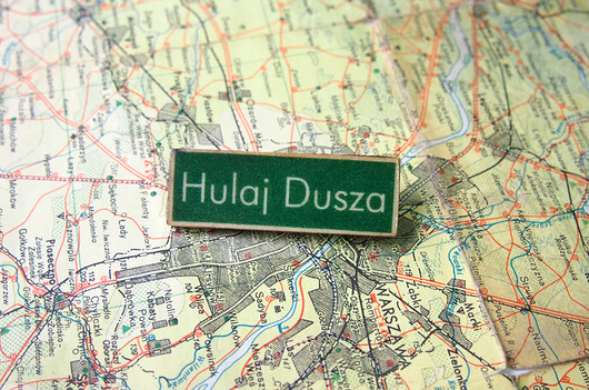 Broszka Miasto Hulaj Dusza Made in Forest
