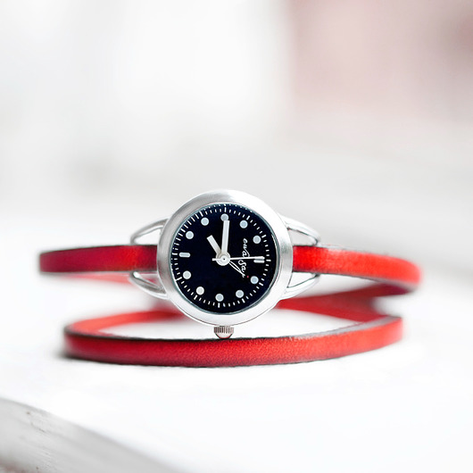 Summer simple  -zegarek -red Ewa Saj Fotografie