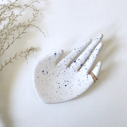 Ceramiczna Dłoń w Niebieskie Ciapki Maison Fragile