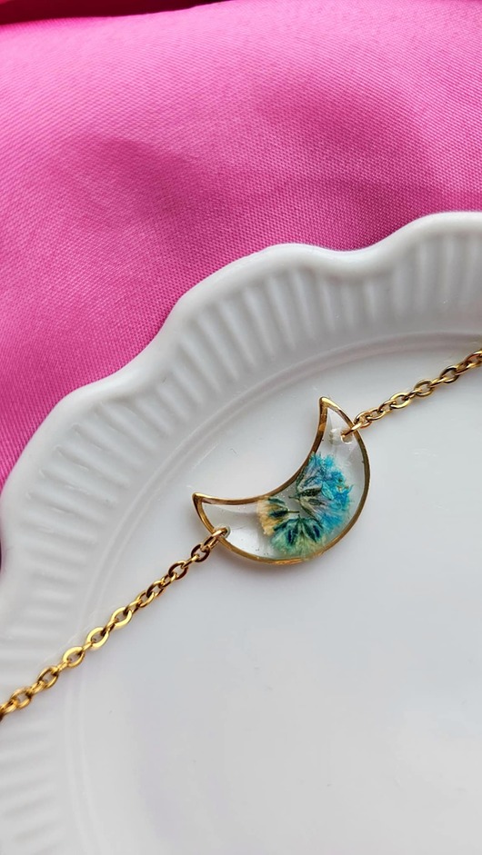 bransoletki z żywicy Bransoletka księżyc z turkusową gipsówką