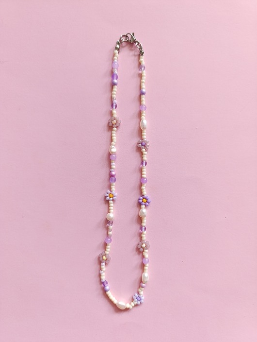 chokery Kremowo-fioletowy naszyjnik choker kwiatki koraliki perły