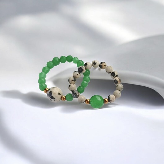 pierścionki elastyczne Zestaw pierścionków : jaspis dalmatyński, jadeit zielony