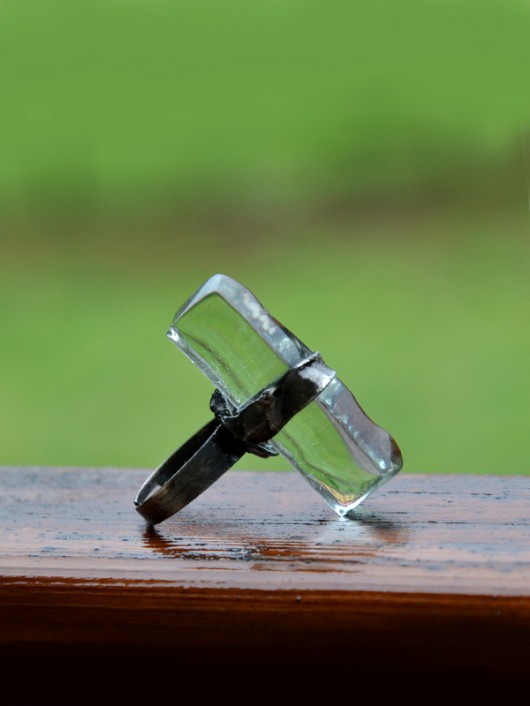 pierścionki srebrne Surowa prostota