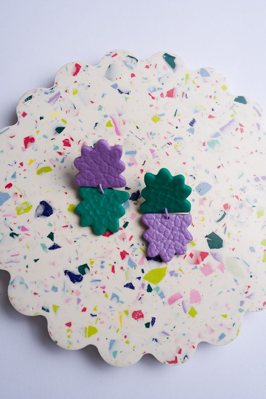 kolczyki z masy plastycznej Dwukolorowe sztyfty z fakturą