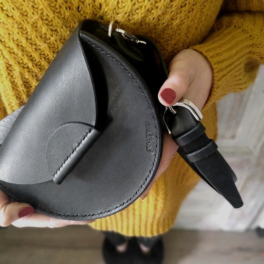 torby na ramię ROUND bag półkole crossbody czarna skóra jucht