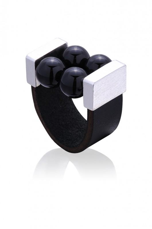 Small Cocktail Onyx Ring in Silver Joccos Design