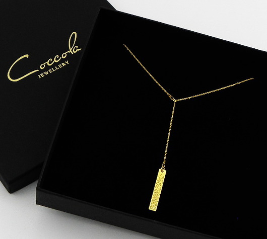 NASZYJNIK KRAWATKA Z ZAWIESZKĄ OZDOBNĄ GRAWEROWa Coccola JEWELLERY