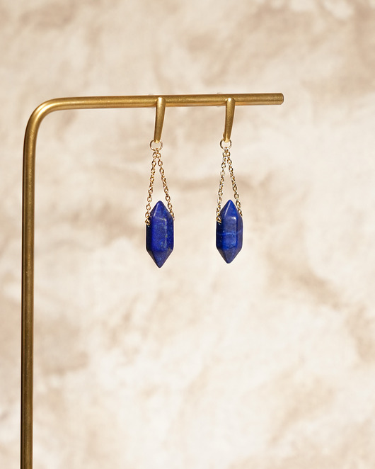 kolczyki z kamieniami Kolczyki z lapisem lazuli na łańcuszku