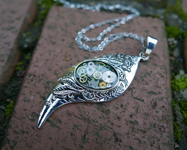 wisiory Metalowy Liść 002