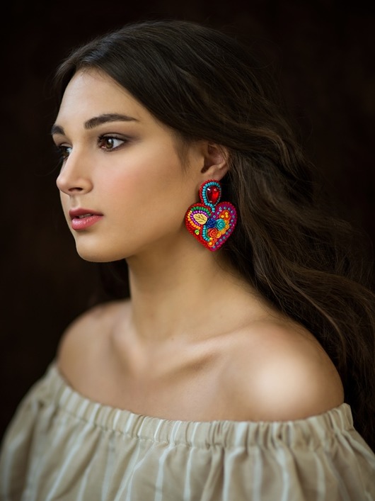 Kolekcja Frida - kolczyki kolorowe serca Mró Soutache