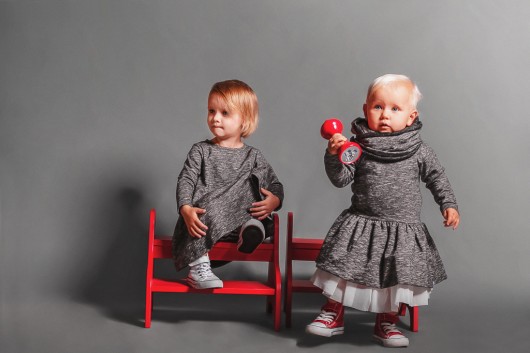 Sukienka z falbanką czarny melanż Biana i Mama