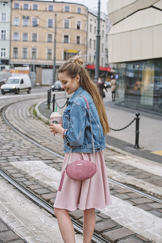 Torebka skórzana – Felicity różowy zamsz FABIOLA TOREBKI