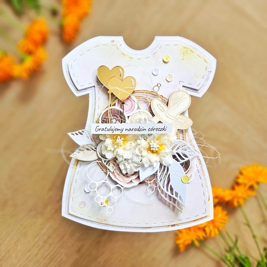 kartki scrapbooking Kartka w kształcie dziecięcej sukienki - narodziny dziecka