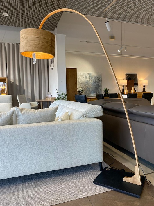 lampy podłogowe Lampa podłogowa łukowa LEEA - Lampa wykonana z dębu i czarnego granitu