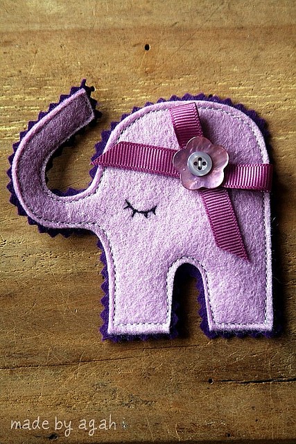 Broszka Sleepy Elephant    made by agah