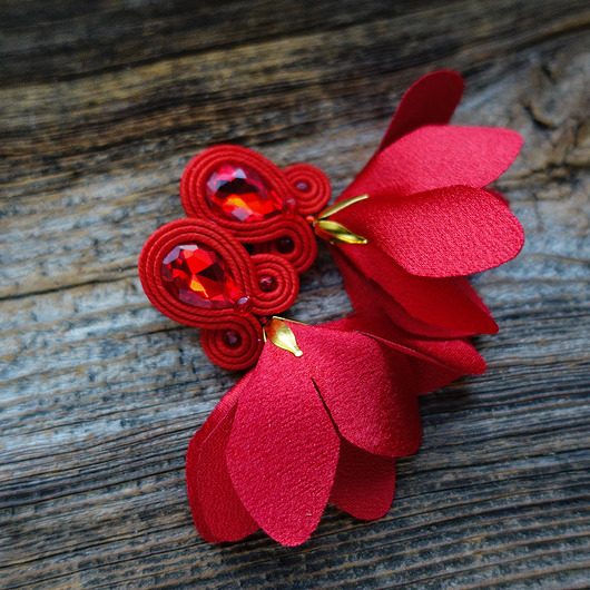 kolczyki soutache Czerwone  kolczyki soutache z kwiatami