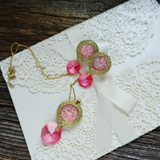 komplet biżuterii Złoty komplet  biżuterii soutache