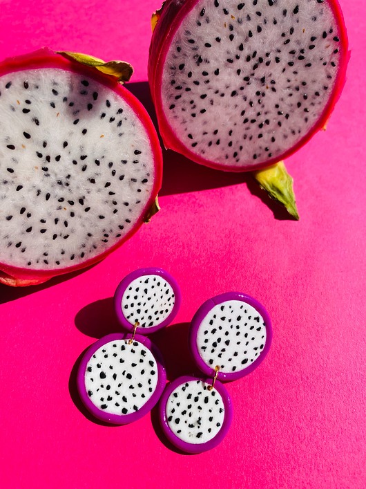 kolczyki z masy plastycznej Kolczyki DRAGON FRUIT asymetryczne wiszące