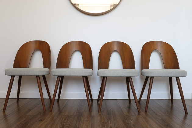 krzesła Komplet 3 krzeseł, proj. Antonin Suman