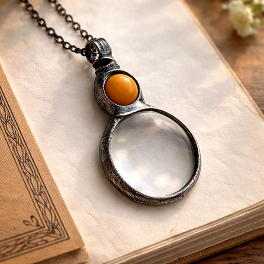 wisiory Naszyjnik lupa z nefrytem