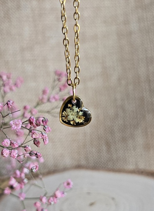 wisiory Złota zawieszka wisiorek kwiaty serce serduszko czarne dla dziewczynki