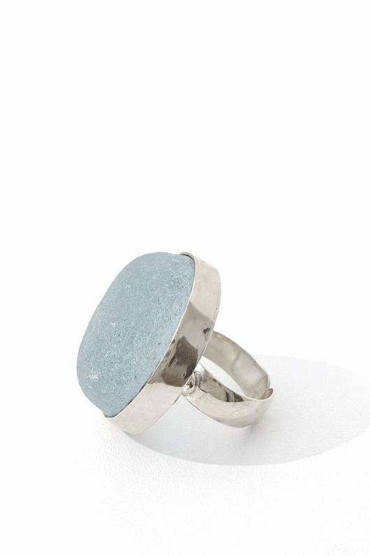 pierścionki srebrne Srebrny pierścionek regulowany ze szkłem morskim