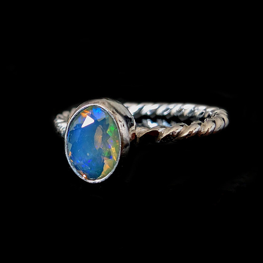 pierścionki srebrne Pierścionek subtelle- delikatny opal