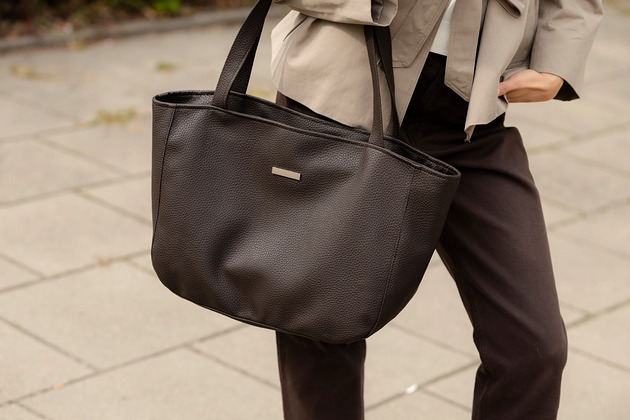 torby na ramię Shopper CLASSIC w kolorze czekolady z eko skóry tapicerskiej