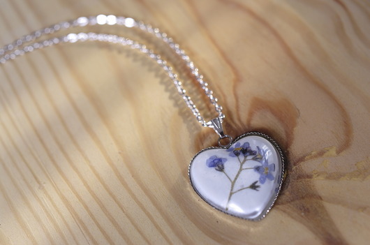 Naszyjnik z żywicy w kształcie serca So Jewelry