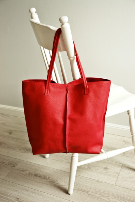 Red  medium tote   Pansy