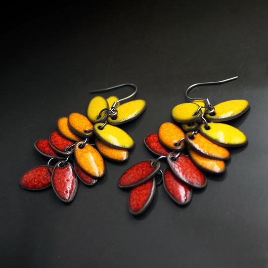 kolczyki ceramiczne Ogniste Listki/stal chirurgiczna/