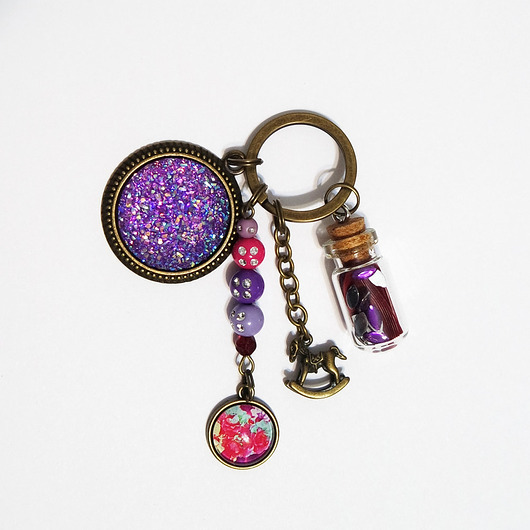 breloki Breloczek - Konik na biegunach, druzy