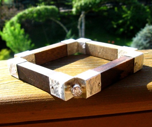 Square.Cyrkonie. Joanna Mikowska