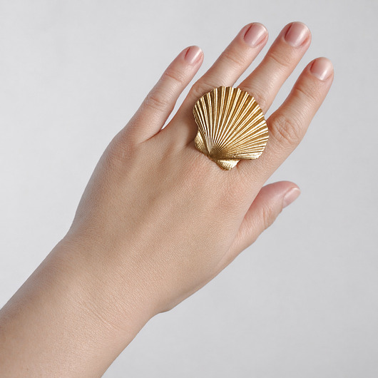 pierścionki - różne Pierścień z prawdziwej muszli : złota muszla L