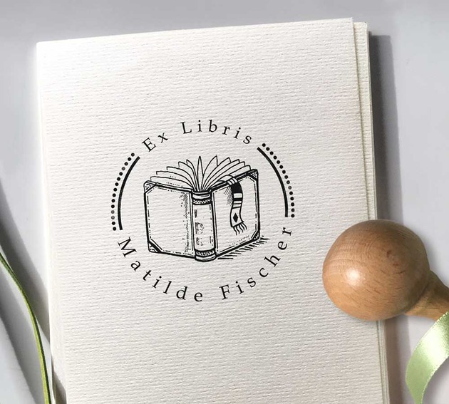 stemple Otwarta książka-  pieczątka Ex libris