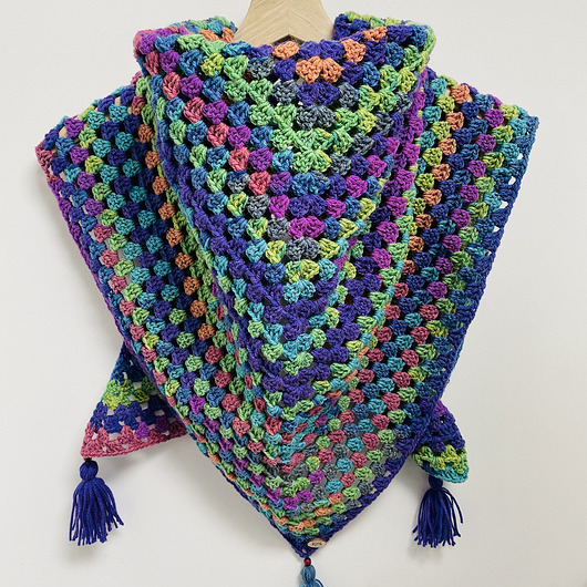 szale damskie Ciepła kolorowa  chusta Granny z chwostami ręcznie robiona